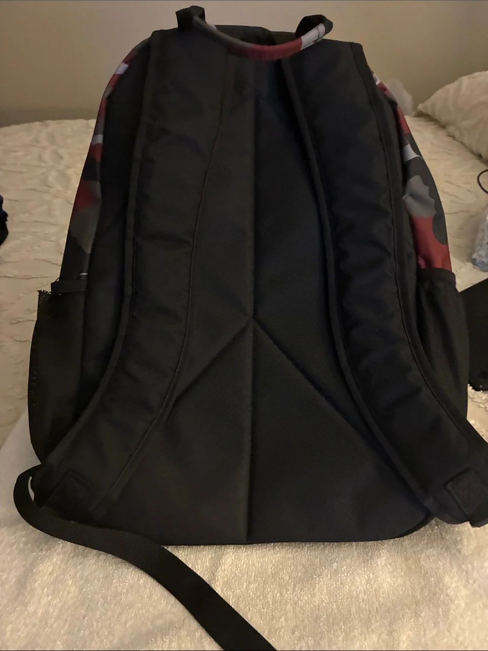 Eastsport Unisex Camo Laptop/Backpack Pinnacle Sport 19 inch Black, red & grey